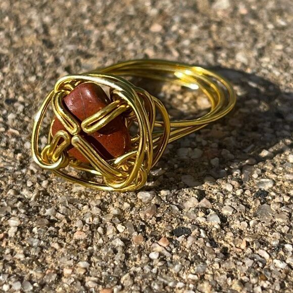 RED JASPER WIREWRAPPED GEMSTONE CHUNKY RING - Picture 3 of 5